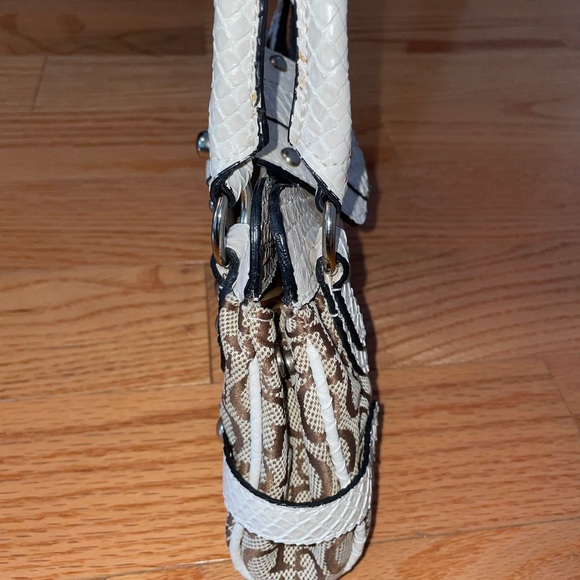 Guess small top handle bag - Picture 8 of 11